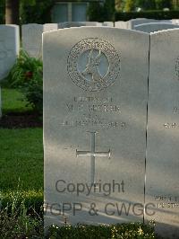 Belgrade War Cemetery - Bekker, M C