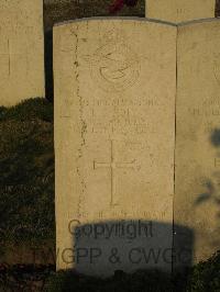 Belgrade War Cemetery - Holt, Leslie John