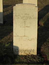 Belgrade War Cemetery - Kemp, V