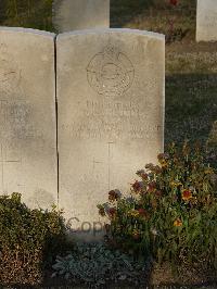 Belgrade War Cemetery - Strumm, Maynard Lloyd