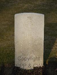 Belgrade War Cemetery - Yole, John Dennis