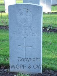 Grangegorman Military Cemetery - Lynch, F