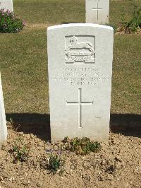 Blighty Valley Cemetery - Clayton, J W