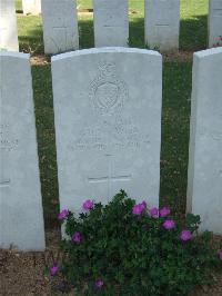 Blighty Valley Cemetery - Davies, G H D