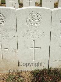 Blighty Valley Cemetery - Earnshaw, J T