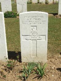 Blighty Valley Cemetery - Giles, Arthur Noel