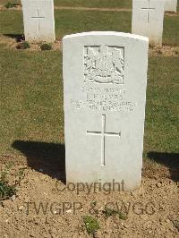 Blighty Valley Cemetery - Holmes, T