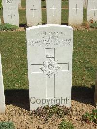 Blighty Valley Cemetery - Hunt, A