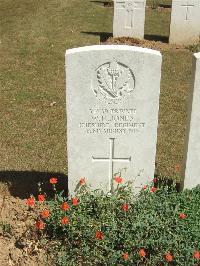 Blighty Valley Cemetery - Jones, W H