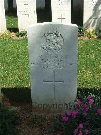 Blighty Valley Cemetery - Mant, T C