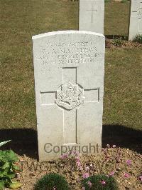 Blighty Valley Cemetery - Matthews, G A