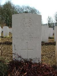 Blighty Valley Cemetery - Mear, E