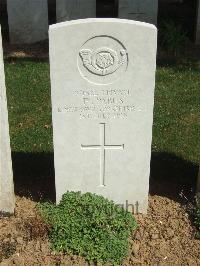 Blighty Valley Cemetery - Pybus, F