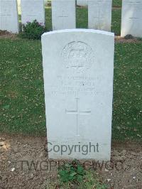 Blighty Valley Cemetery - Tench, Montague Beavan