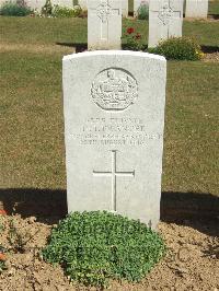 Blighty Valley Cemetery - Tranter, H I