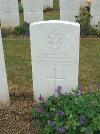 Connaught Cemetery - Carruthers, Robt