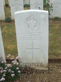 Connaught Cemetery - Dennis, V L