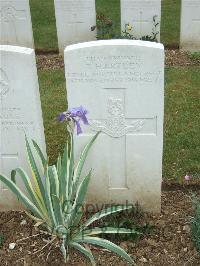 Connaught Cemetery - Hartley, T