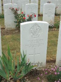 Connaught Cemetery - Hoy, G