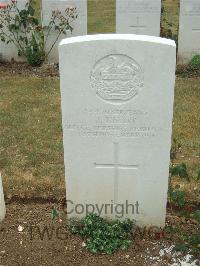 Connaught Cemetery - Knapp, J