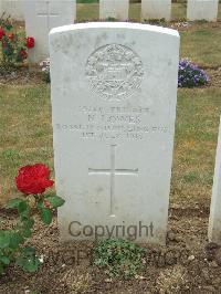 Connaught Cemetery - Lowes, N