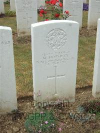 Connaught Cemetery - Moffett, H