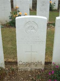 Connaught Cemetery - Peachey, W T