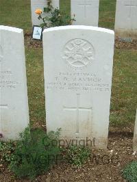 Connaught Cemetery - Raynor, T O