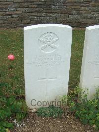 Connaught Cemetery - Roberts, S V