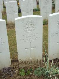 Connaught Cemetery - Shaw, Hugh