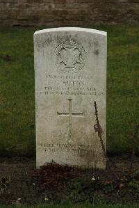 Ancre British Cemetery Beaumont-Hamel - Auton, F