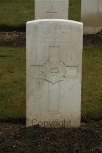 Ancre British Cemetery Beaumont-Hamel - Barnes, W