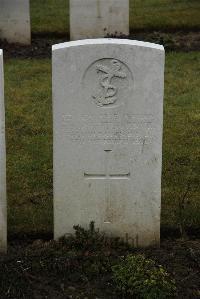 Ancre British Cemetery Beaumont-Hamel - Barnfield, F