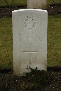 Ancre British Cemetery Beaumont-Hamel - Barrows, T H