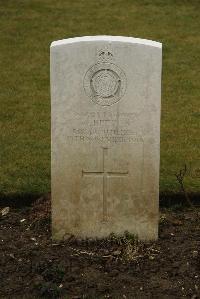 Ancre British Cemetery Beaumont-Hamel - Beeton, W