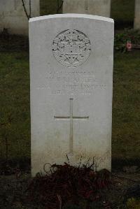 Ancre British Cemetery Beaumont-Hamel - Blacker, W F