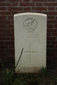 Ancre British Cemetery Beaumont-Hamel - Butler, H