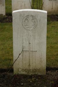 Ancre British Cemetery Beaumont-Hamel - Chandler, J