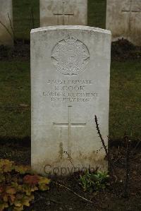 Ancre British Cemetery Beaumont-Hamel - Cook, R