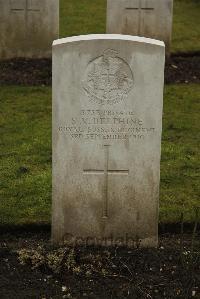 Ancre British Cemetery Beaumont-Hamel - Delphine, S V