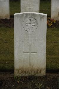 Ancre British Cemetery Beaumont-Hamel - Eade, W