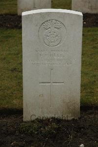 Ancre British Cemetery Beaumont-Hamel - Ellis, E P