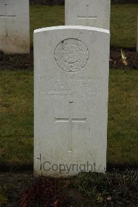 Ancre British Cemetery Beaumont-Hamel - Elmore, B