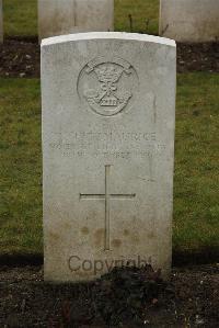 Ancre British Cemetery Beaumont-Hamel - Fitzmaurice, L