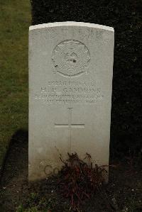 Ancre British Cemetery Beaumont-Hamel - Gammons, H P