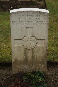 Ancre British Cemetery Beaumont-Hamel - Giddens, Frederick James