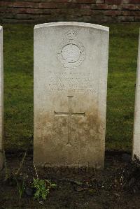 Ancre British Cemetery Beaumont-Hamel - Graves, G A