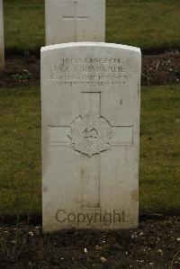 Ancre British Cemetery Beaumont-Hamel - Grimwade, W C