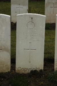 Ancre British Cemetery Beaumont-Hamel - Groom, J C