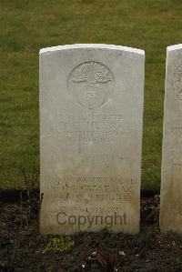 Ancre British Cemetery Beaumont-Hamel - Henry, W G